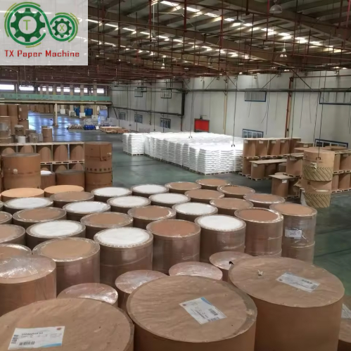 中国制造商提供工业纸杯底纸制造设备，可根据不同规格的杯底纸进行定制化生产。